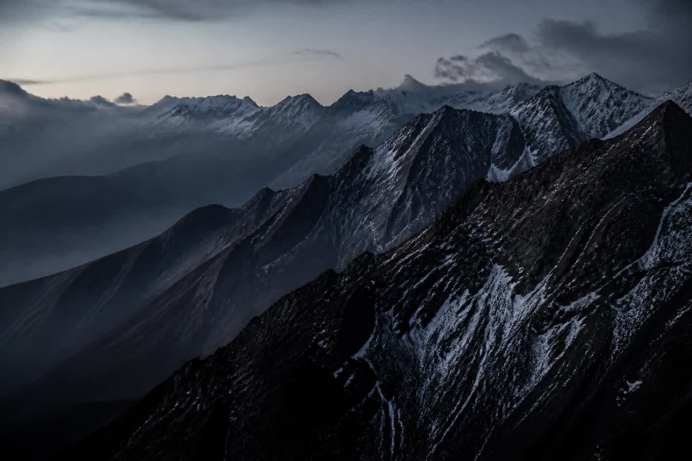 Cordillera de los Andes al amanecer